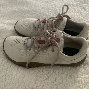Merrell Women's Gray and Burgundy Athletic Shoes
